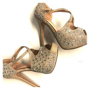 Beautiful like new heels!